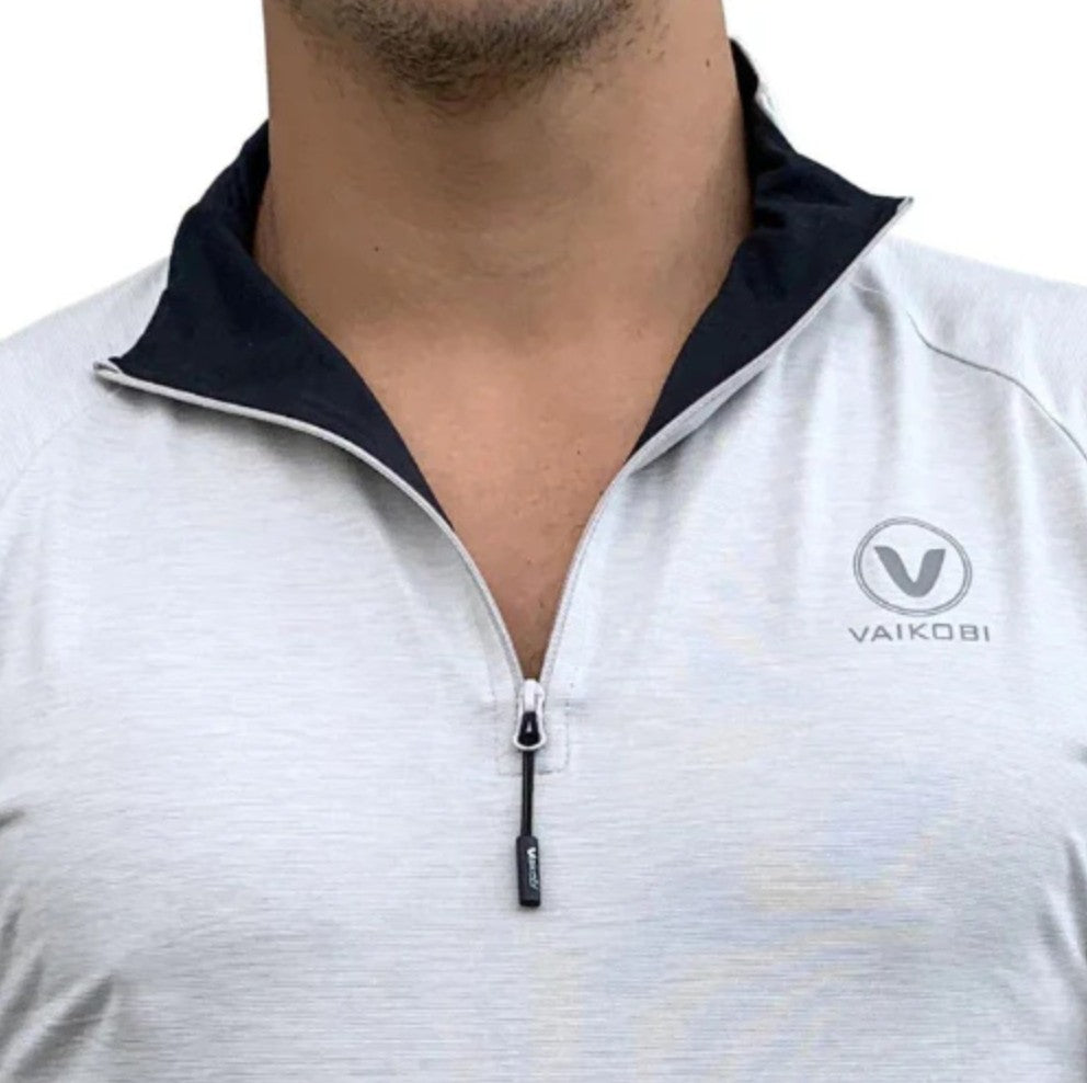 VAIKOBI UV LONG SLEEVE ZIP TECH TOP - SILVER
