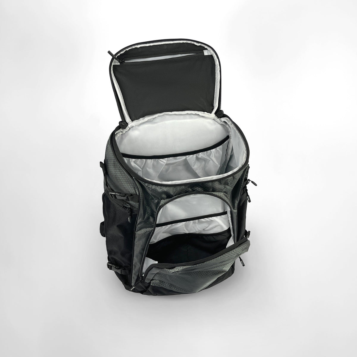 Vaikobi Crew Backpack – Navy – worn