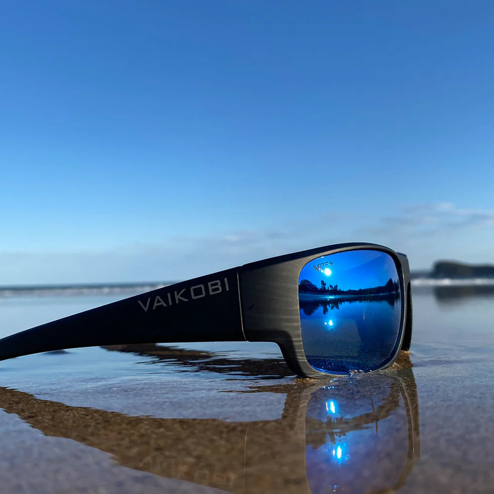 VAIKOBI SORRENTO POLARIZED SUNGLASSES (BLACK/CYAN)
