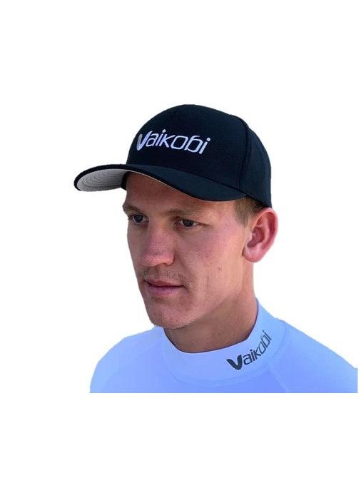 VAIKOBI PERFORMANCE MESH HAT LOGO - BLACK