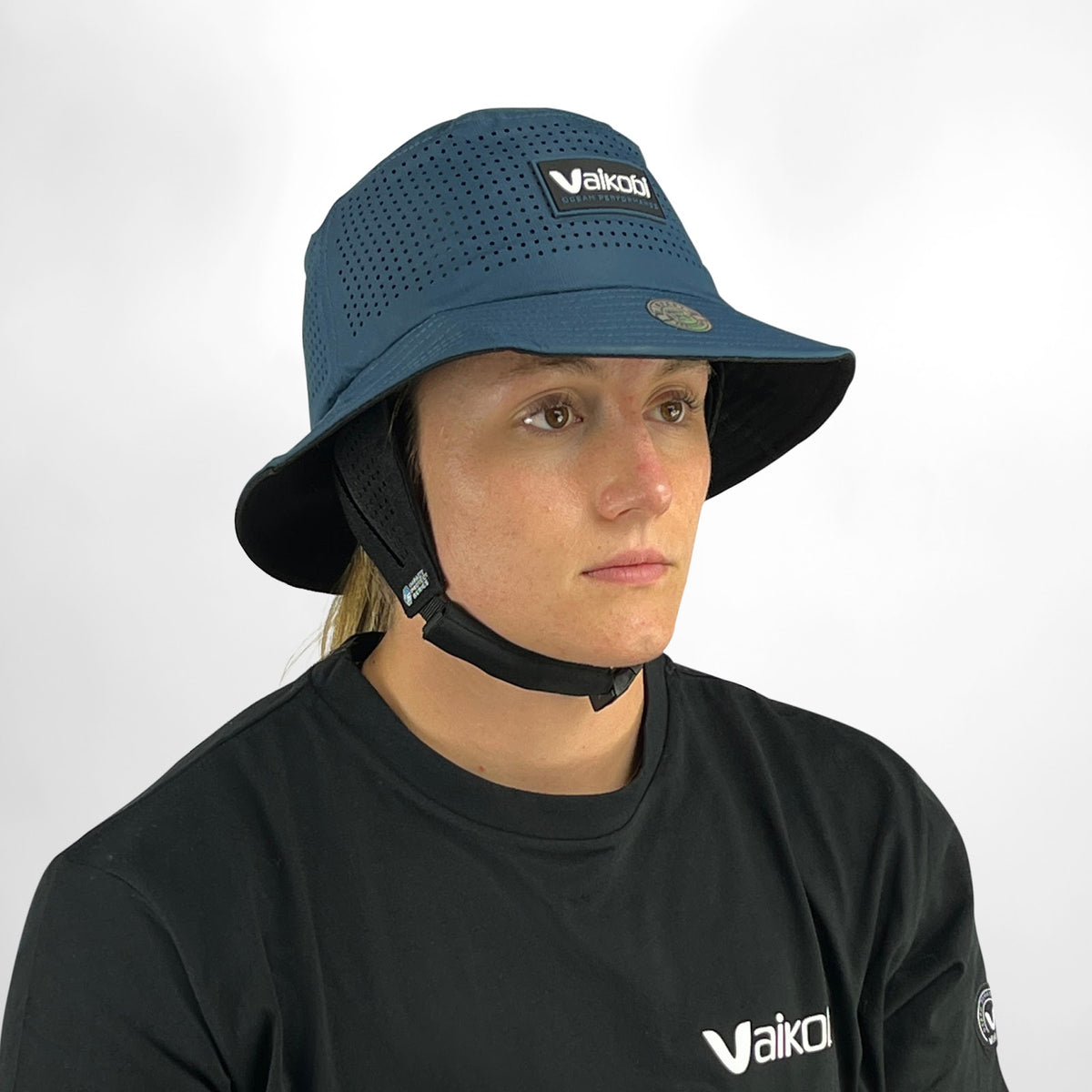 Vaikobi Bucket Bump Hat Gen II – Ocean Blue – worn