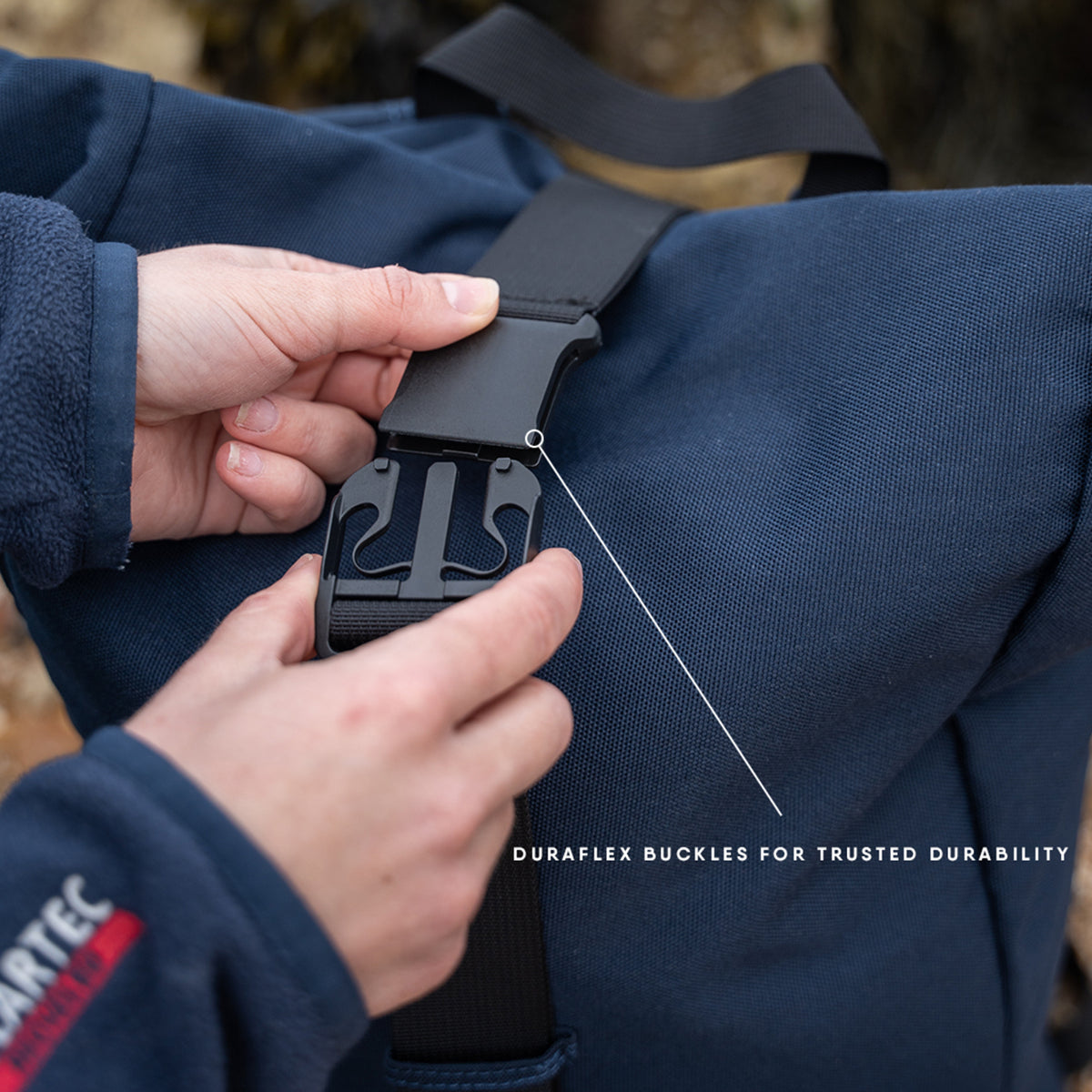 MUSTO CANVAS ROLL TOP BAG - NAVY