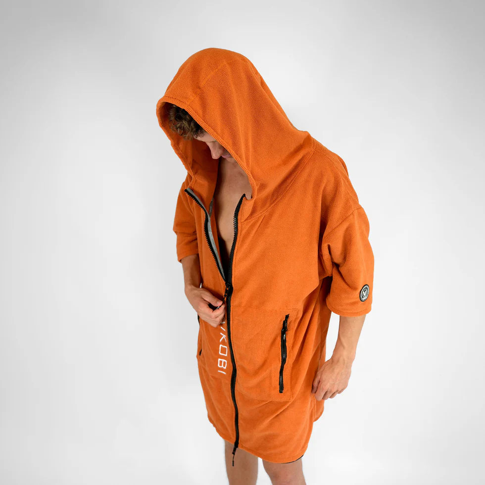 VAIKOBI FULL ZIP HOODED TOWEL - RUST