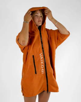 VAIKOBI FULL ZIP HOODED TOWEL - RUST