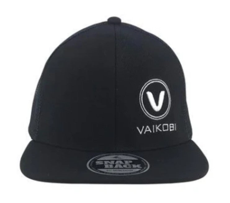 VAIKOBI YOUTH FLAT-BRIM MESH SNAPBACK CAP - BLACK