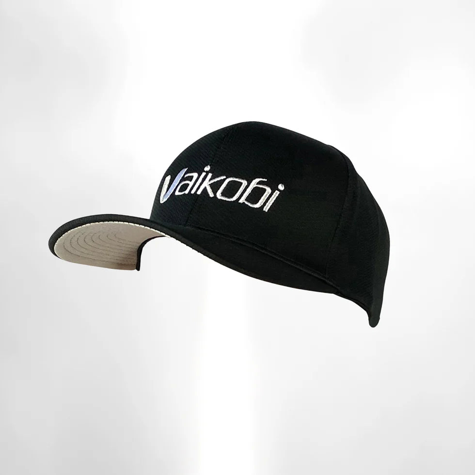 VAIKOBI PERFORMANCE MESH HAT LOGO - BLACK