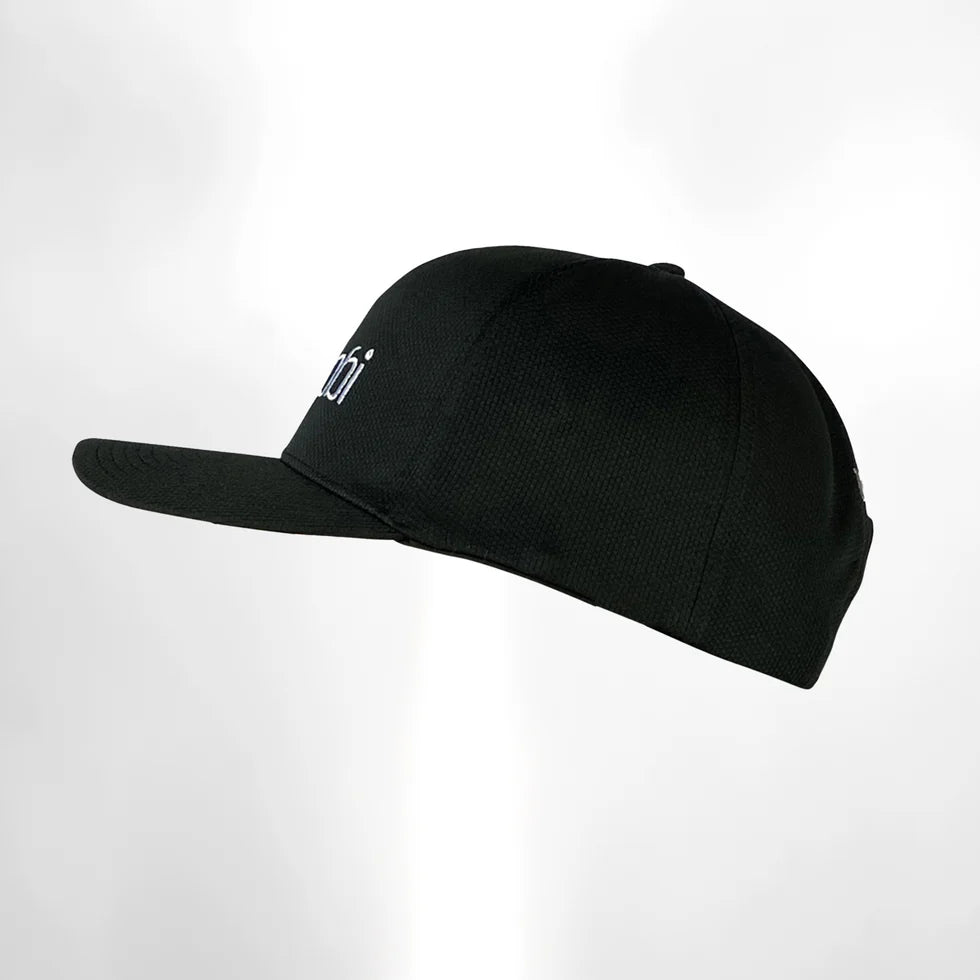 VAIKOBI PERFORMANCE MESH HAT LOGO - BLACK