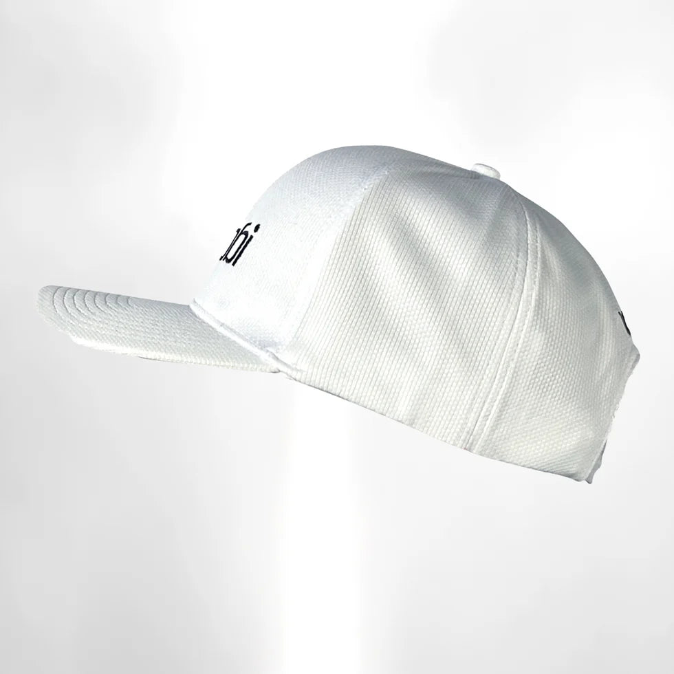 VAIKOBI PERFORMANCE MESH HAT LOGO - WHITE