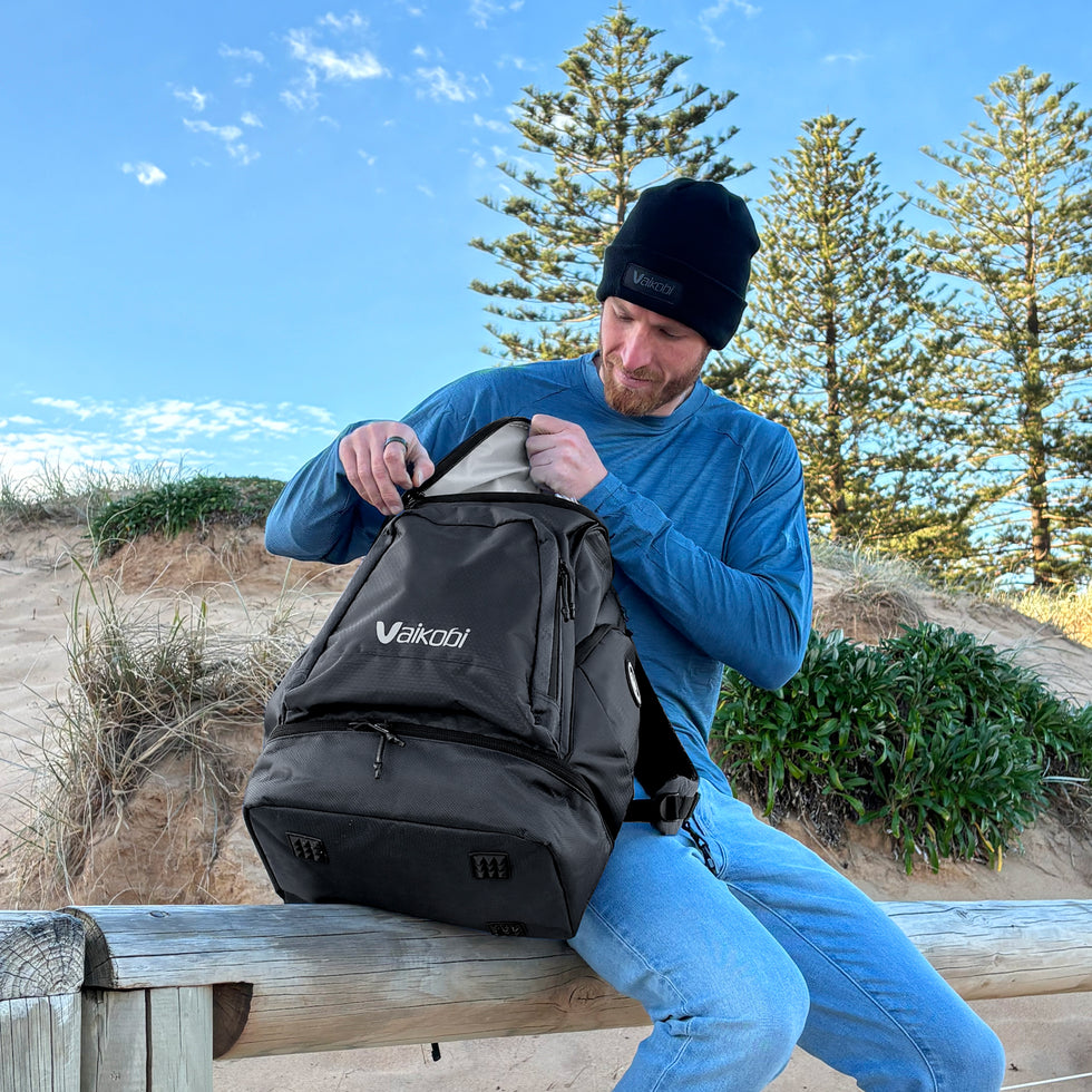 VAIKOBI RACE BACKPACK - BLACK
