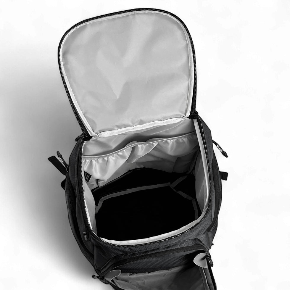 VAIKOBI RACE BACKPACK - BLACK