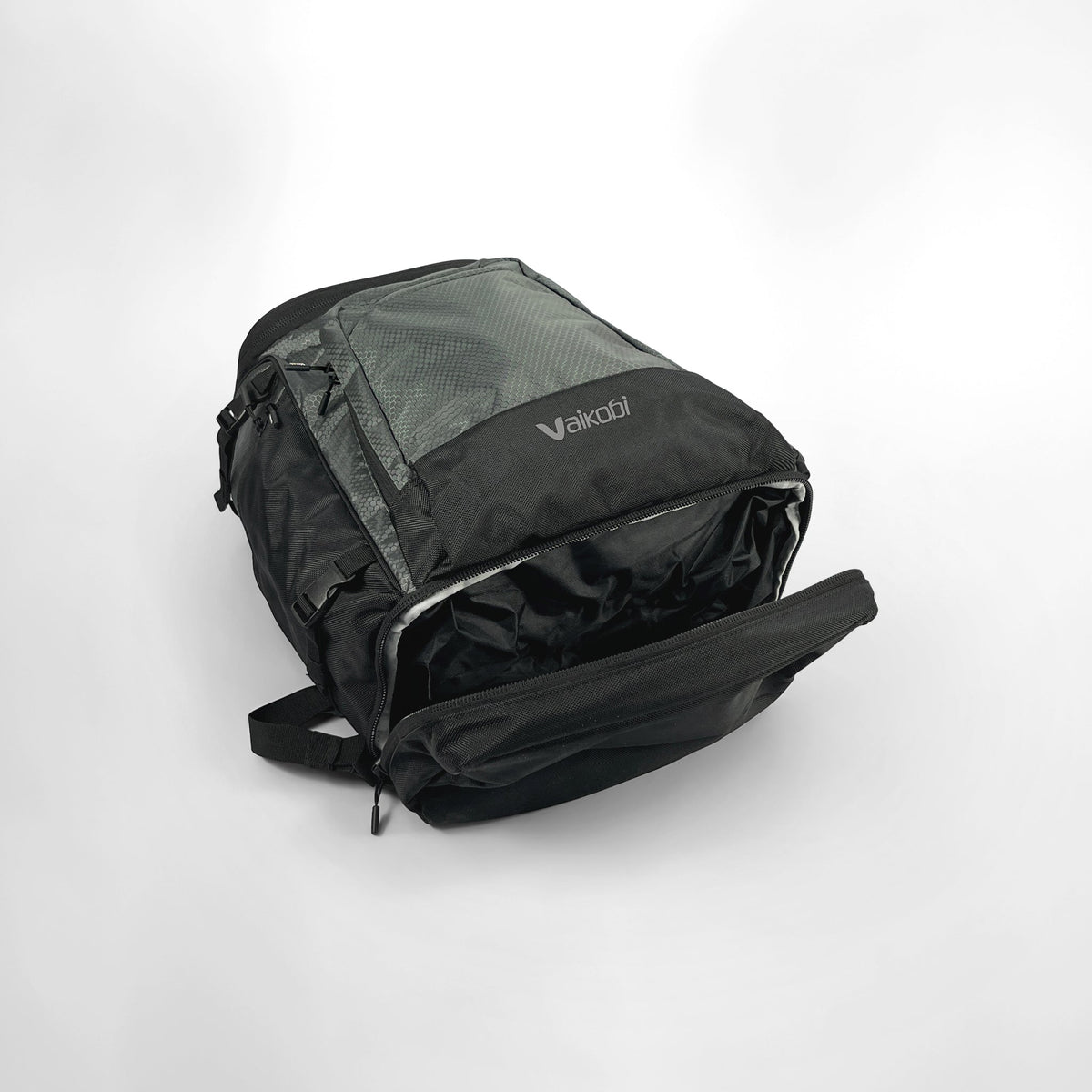 Vaikobi Crew Backpack – Charcoal – expandable wet section in base