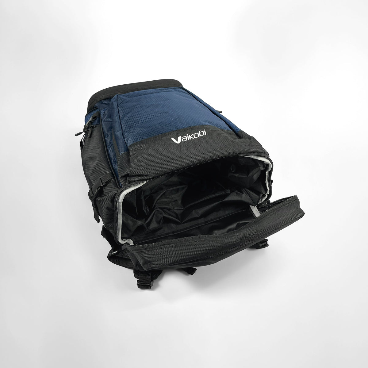 Vaikobi Crew Backpack – Navy – expandable wet section in base