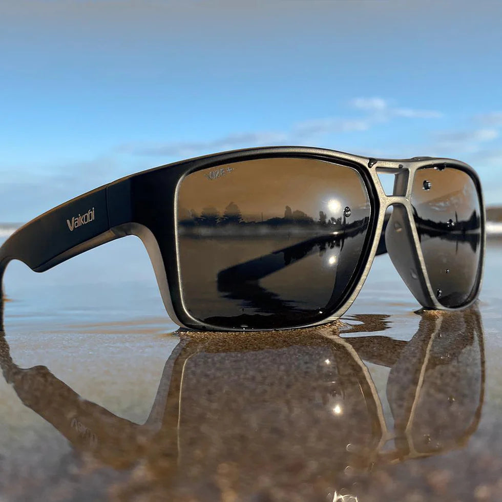 VAIKOBI MOLOKAI POLARIZED SUNGLASSES (BROWN/AMBER)